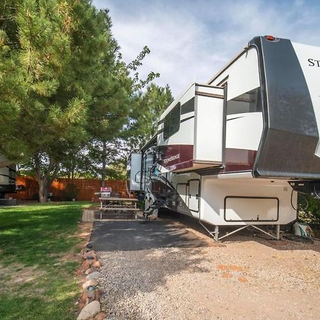 Outdoor Glamping Large 5Th Wheel Setup Ok4A Διαμέρισμα Moab Εξωτερικό φωτογραφία