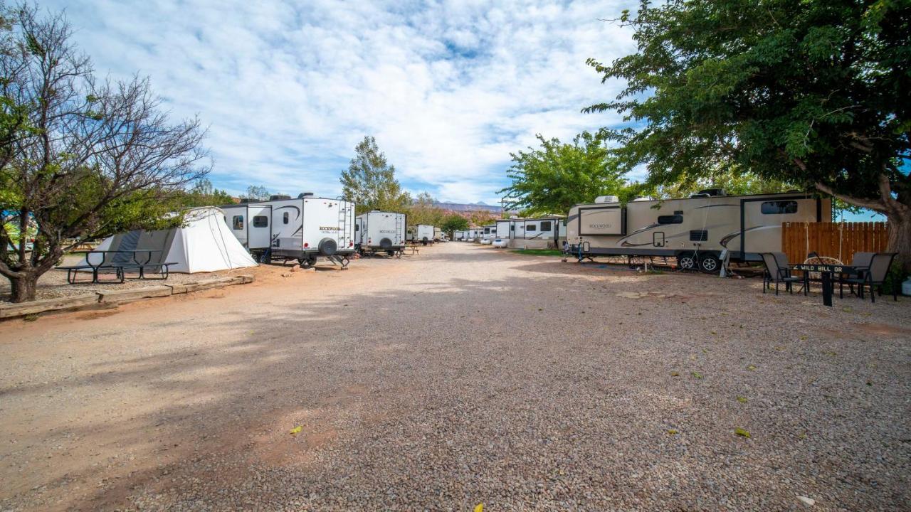 Outdoor Glamping Large 5Th Wheel Setup Ok4A Διαμέρισμα Moab Εξωτερικό φωτογραφία