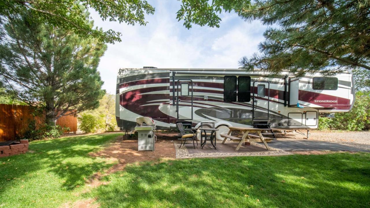 Outdoor Glamping Large 5Th Wheel Setup Ok4A Διαμέρισμα Moab Εξωτερικό φωτογραφία