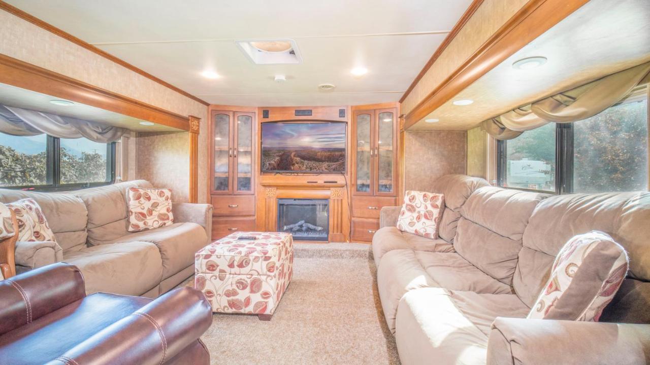 Outdoor Glamping Large 5Th Wheel Setup Ok4A Διαμέρισμα Moab Εξωτερικό φωτογραφία